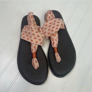 SANUK sandal shoes women’s size 9 sandals